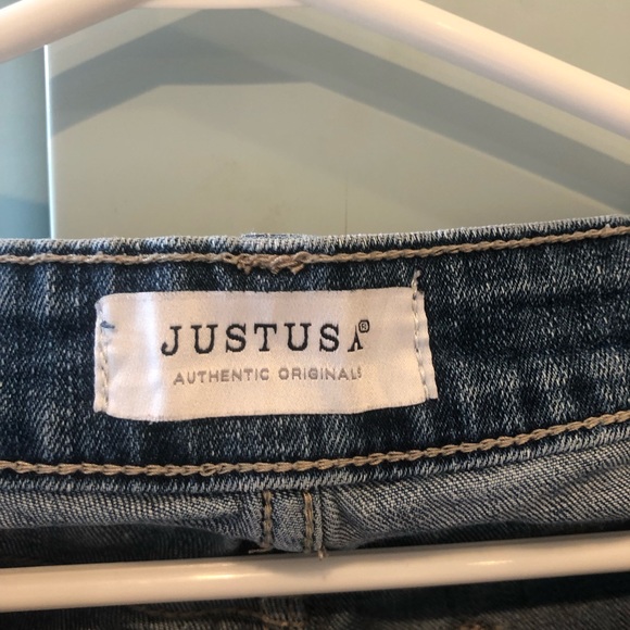 Jean shorts, in great condition! - Picture 3 of 3